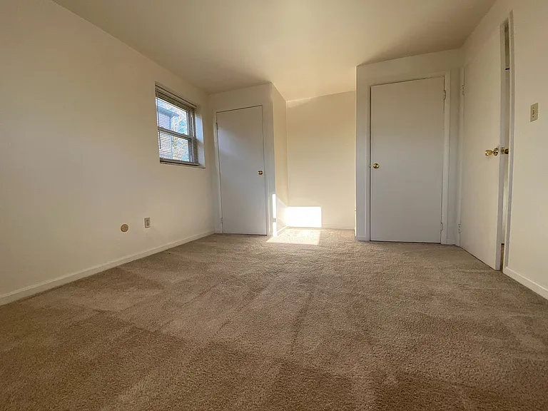 103 Monica Dr — Photo 8