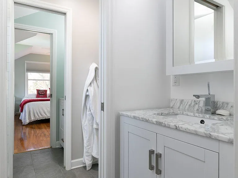 2262 Ion Ave — Photo 31