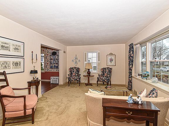 3rd image of 5115 N Kent Ave