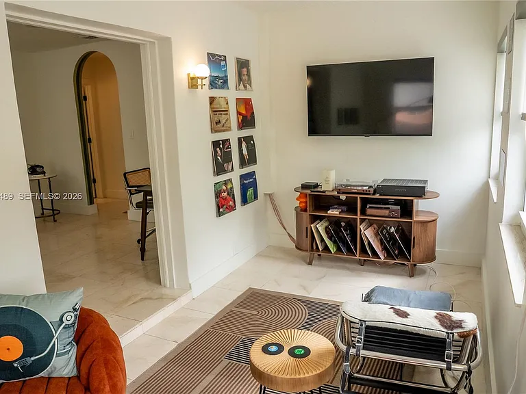 509 NE 64th St #2 — Photo 22