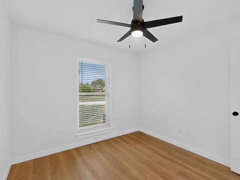 1313 Homestead St — Photo 19