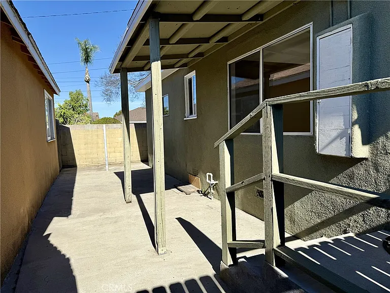 15531 Eucalyptus Ave — Photo 5