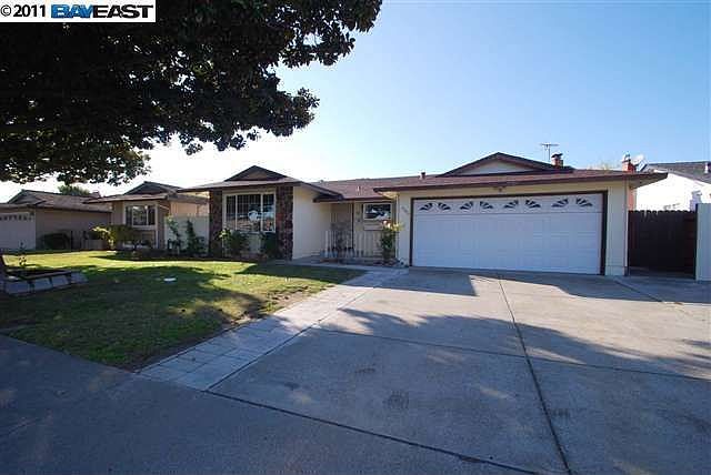1st image of 2470 Medallion Dr