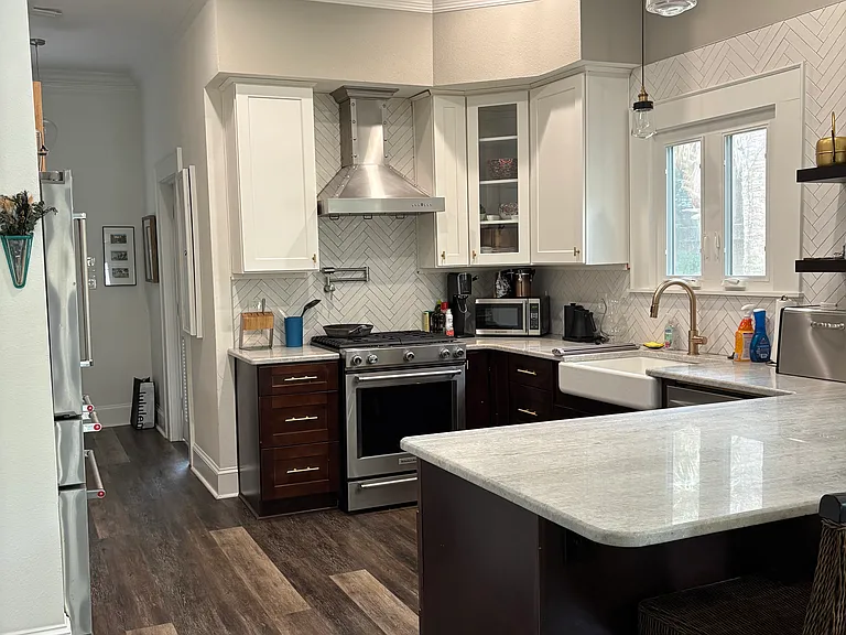 511 N Adams St — Photo 5