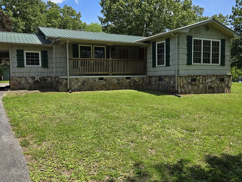 347 Blue Springs Cir