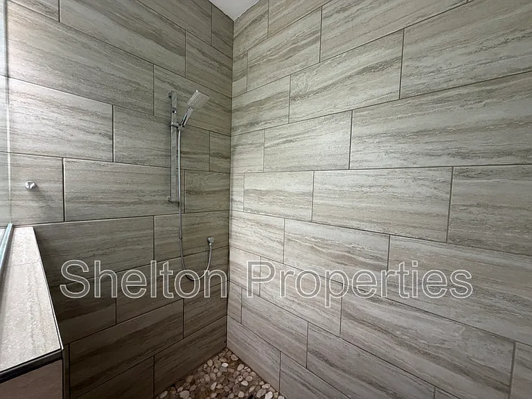 2514 E Fairmount Ave — Photo 22