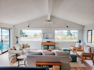 105 Beverly Pl, Greenbank, WA 98253