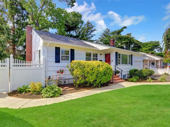 710 Bermuda Road, West Babylon, NY 11704