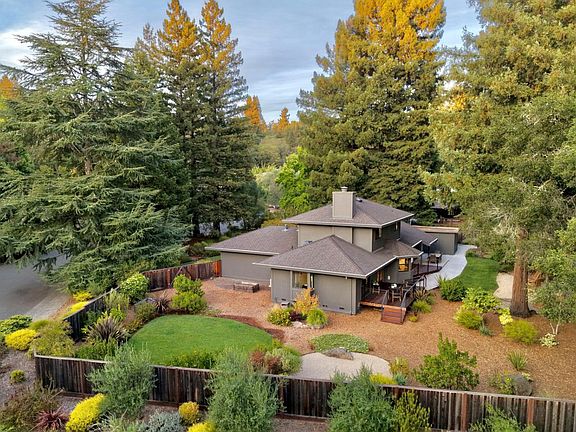 4th image of 2604 Knob Hill Drive