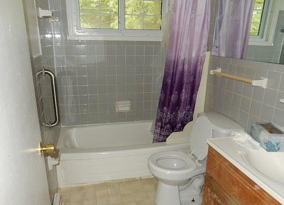 5th image of 1374 Reale Ave