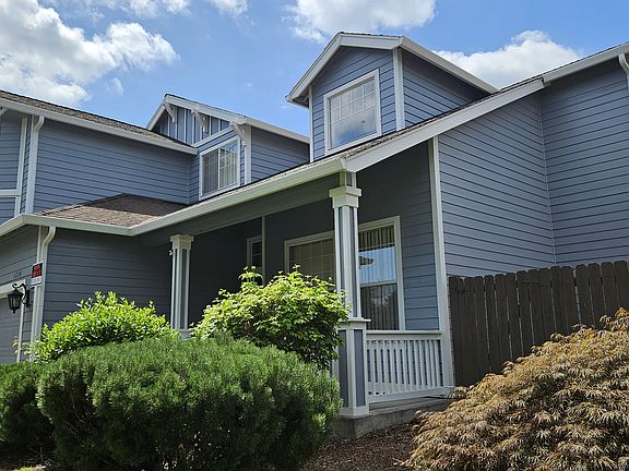 4th image of 1214 SE 179th Ave