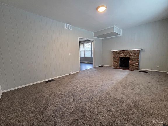 3rd image of 24 Parkwood Pl