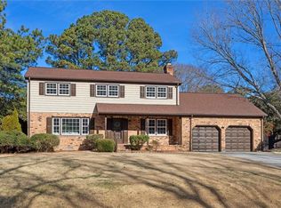121 River Point Dr, Yorktown, VA 23693