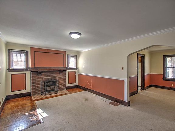 5th image of 947 N Hill Ave