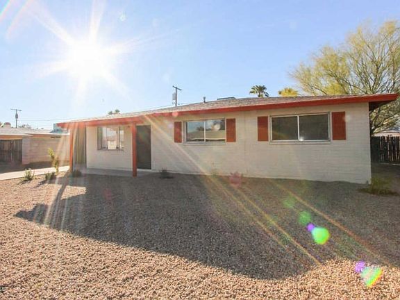 3rd image of 721 E Manor Dr