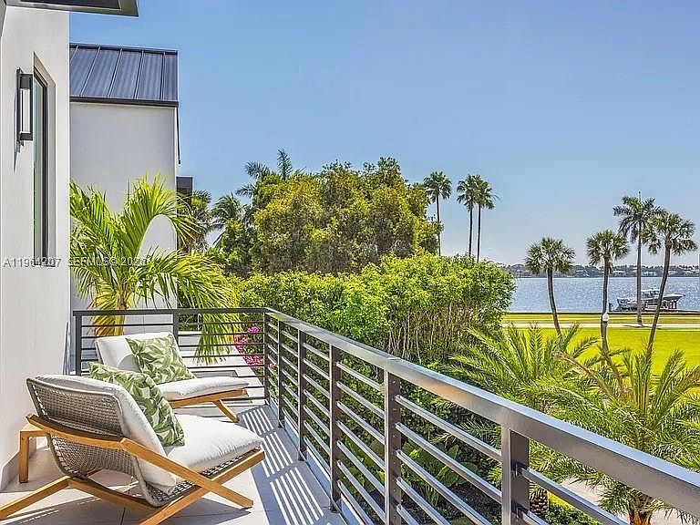 1st image of 123 Murray Rd