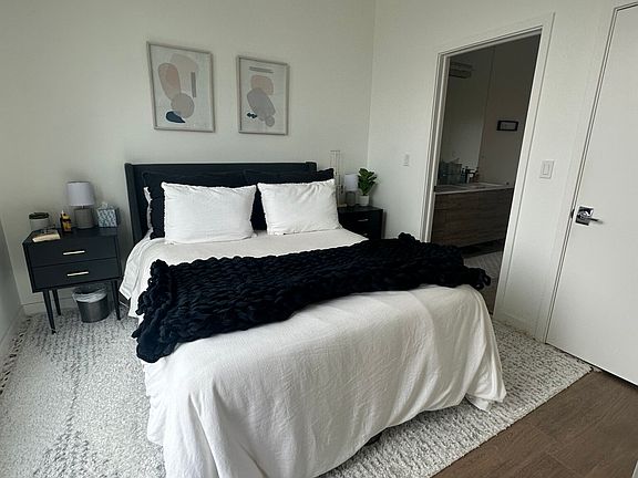 5th image of 3462 N Lincoln Ave #205