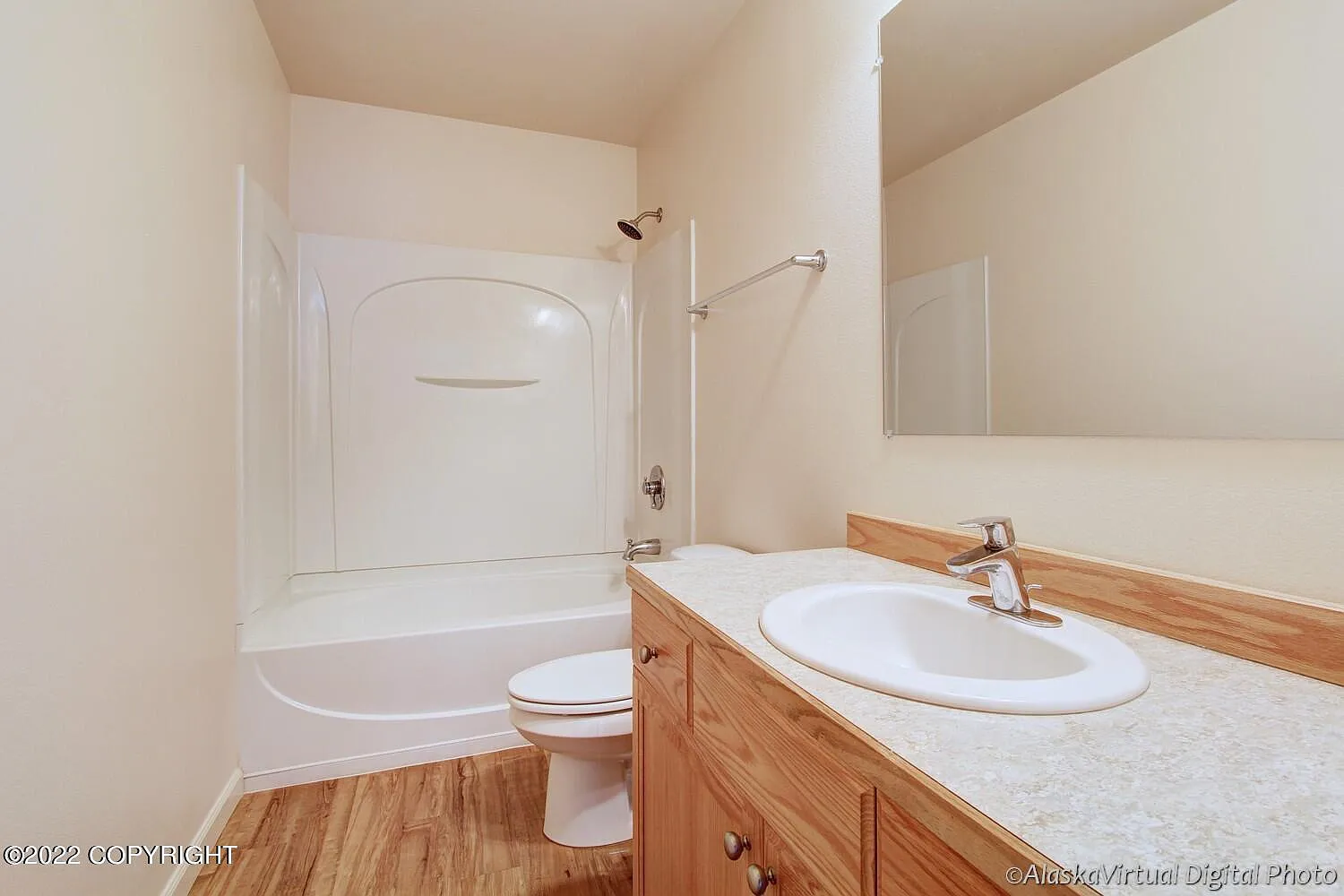 3 bed, 1100 sqft, $1,995 — Photo 2