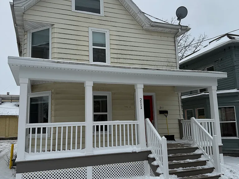 211 E Jefferson St — Photo 27
