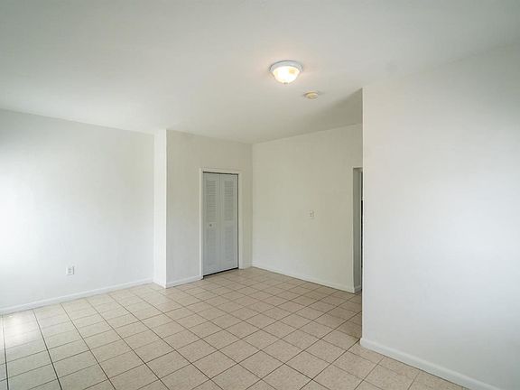 3rd image of 1037 7th St APT 8