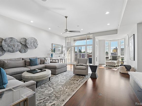 2nd image of 801 W Ann Arbor Trl Suite 306