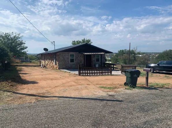608 W Houston Street, Llano, TX 78643