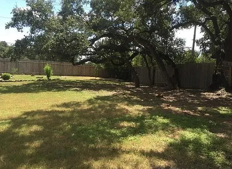 11217 Jockey Bluff Dr — Photo 3
