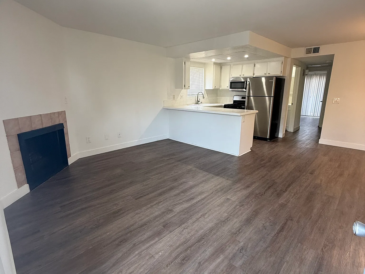 2 bed, $2,995 — Photo 4