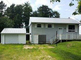 2262 S Van Brocklyn Rd, Freeport, IL 61032