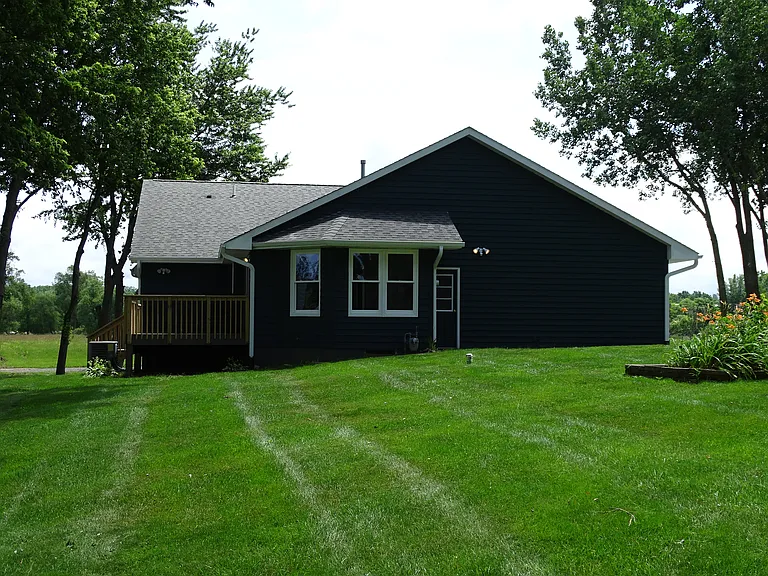 1061 Morthland Dr — Photo 6