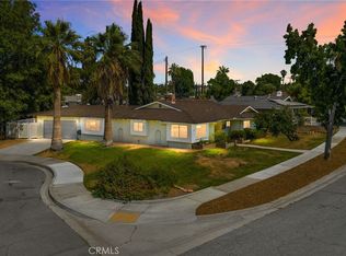527 Nottingham Dr, Redlands, CA 92373