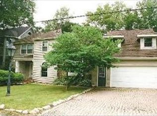 3425 Briarhill Dr, Island Lake, IL 60042
