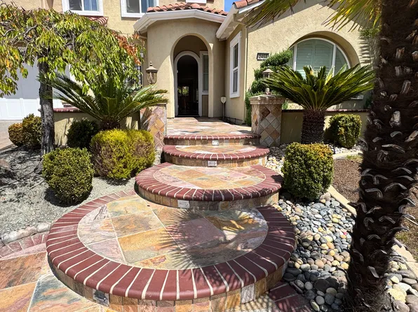 2458 Marsanne St, Danville, CA 94506