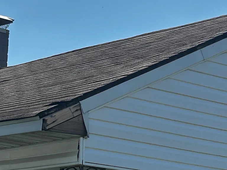 224 Lincoln Ave — Photo 2