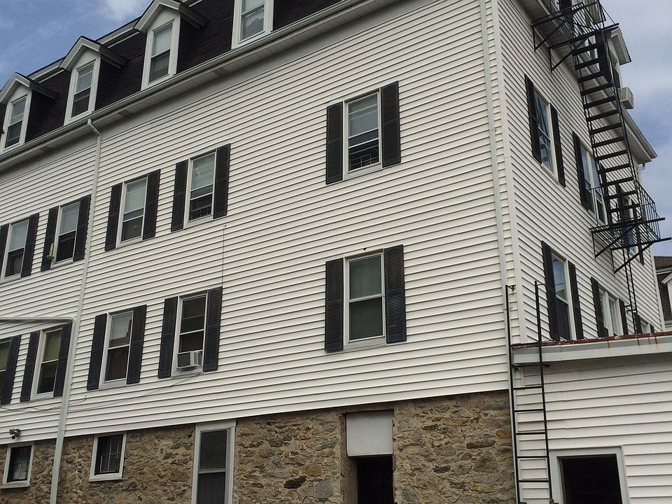 2nd image of 68 Winter St APT 2L