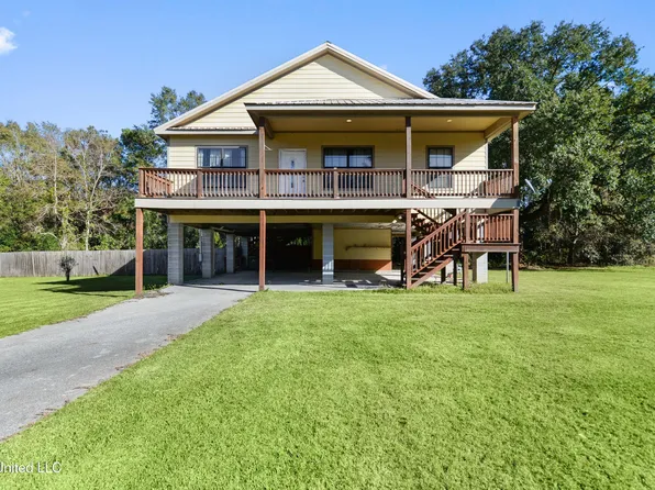 10160 Sadler Ln, Diberville, MS 39540