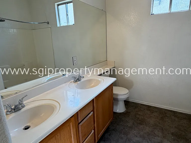 1541 W Saint Kateri Dr — Photo 8
