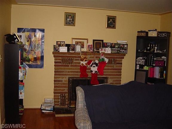 3rd image of 794 136th Ave