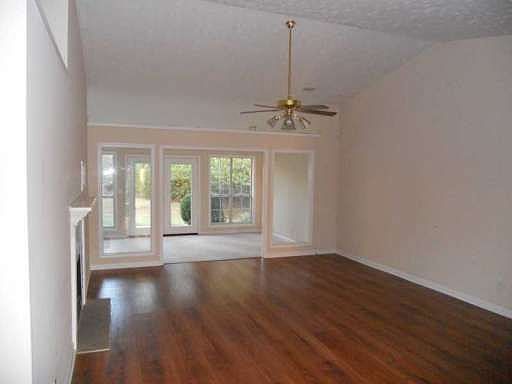 4th image of 2593 Herndon Rd