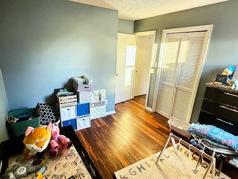 288 McCotter Blvd — Photo 11