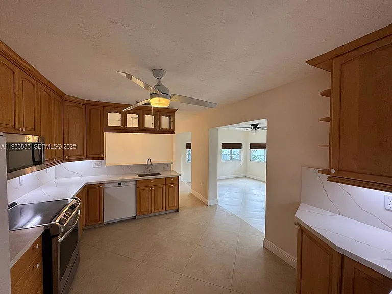 18600 SW 97th Ave — Photo 10