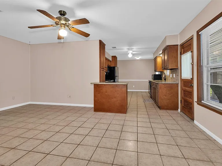 1410 Spillers Ln — Photo 11