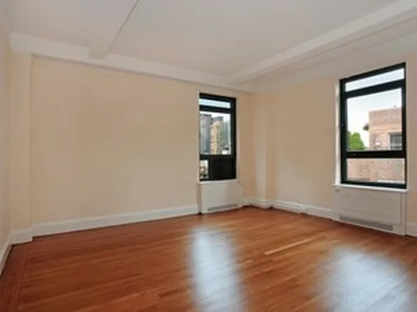 2 Beekman Place image 1 of 6