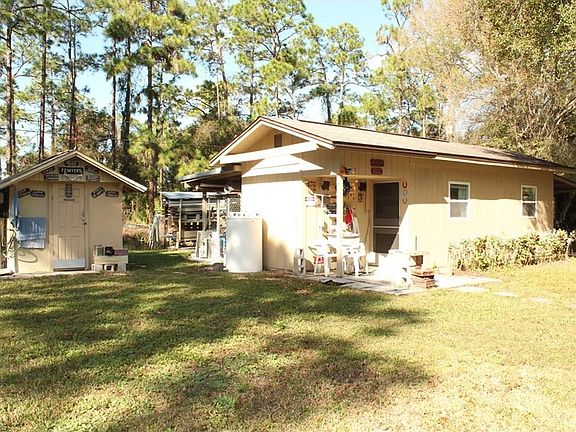 Detached guest quarters and hobby room