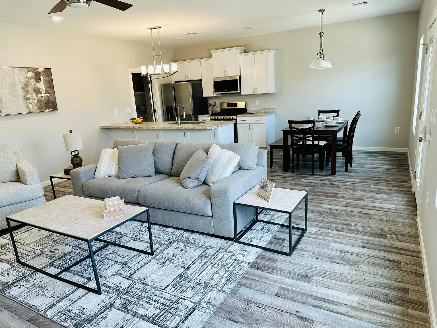 3 bed, 1283 sqft, $2,500 — Photo 4