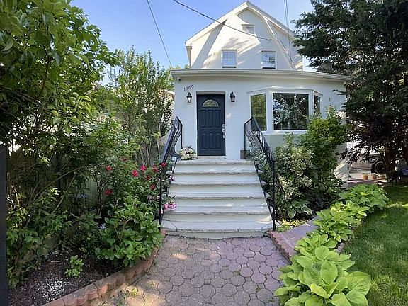 2nd image of 1866 Obrien Ave