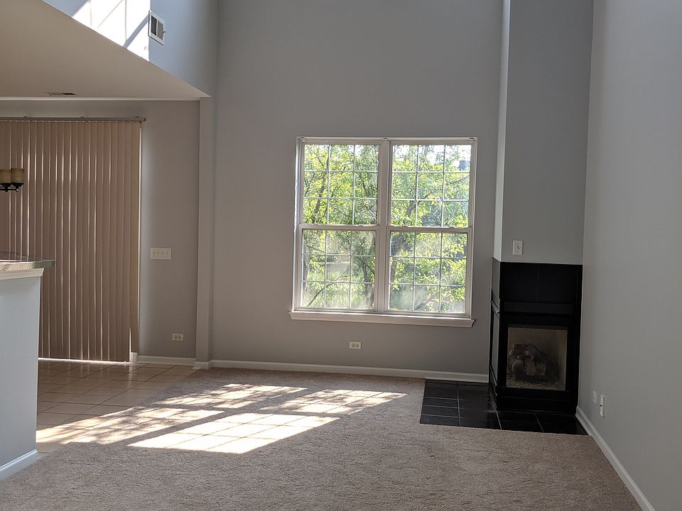 1st image of 921 Bromley Pl