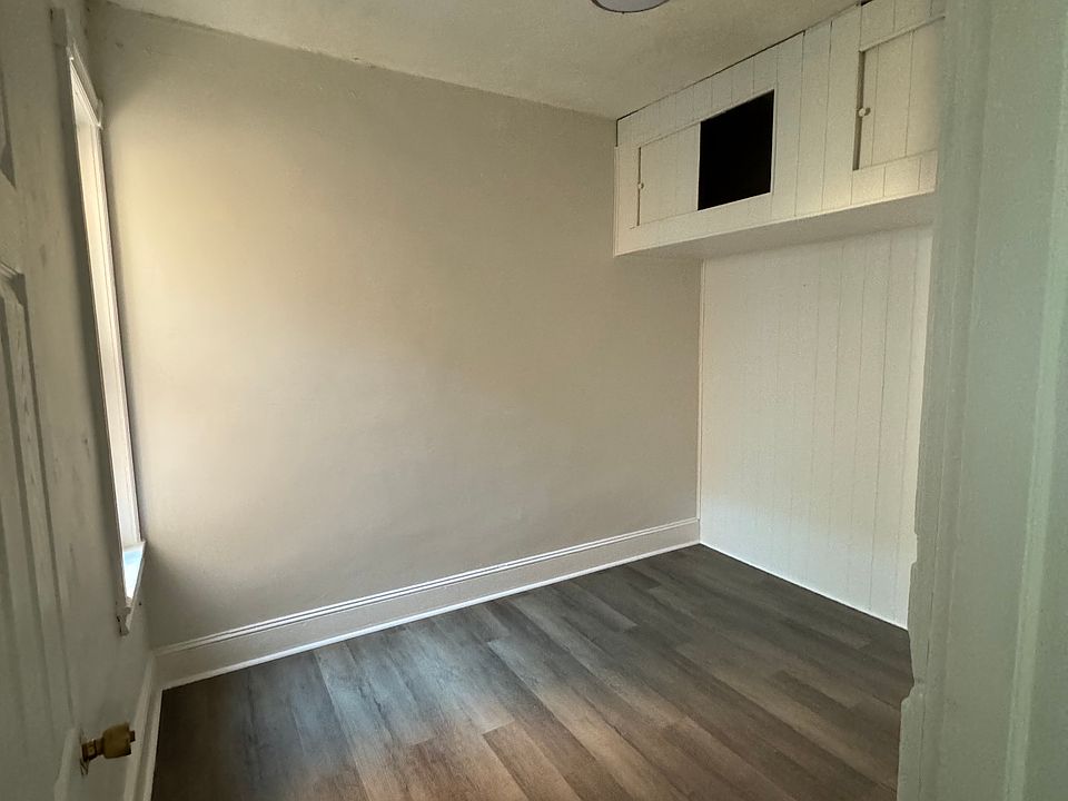 2nd image of 1529 Dickinson St Floor 2