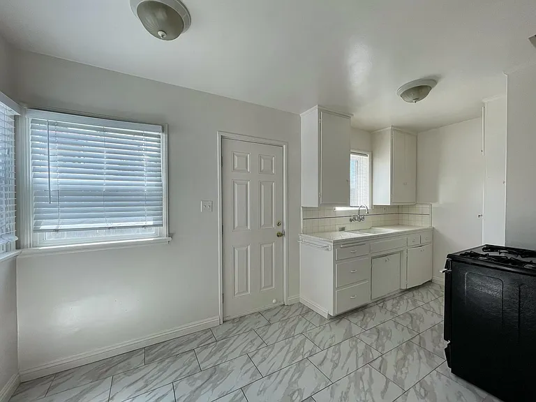 2427 W Main St #12 — Photo 7