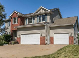 635 Huntington Dr, Iowa City, IA 52245